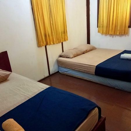 Marina Bay Resort & Restaurant Kampung Genting Екстериор снимка