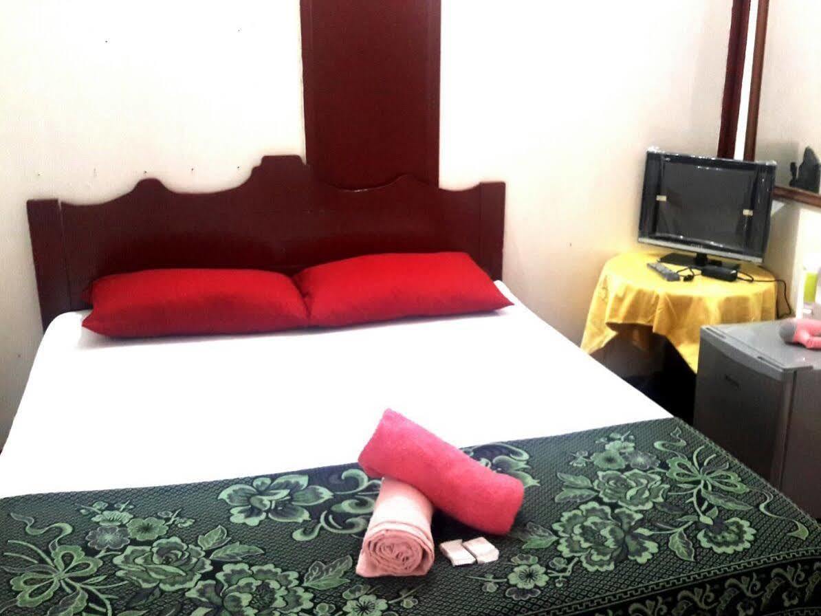 Marina Bay Resort & Restaurant Kampung Genting Екстериор снимка