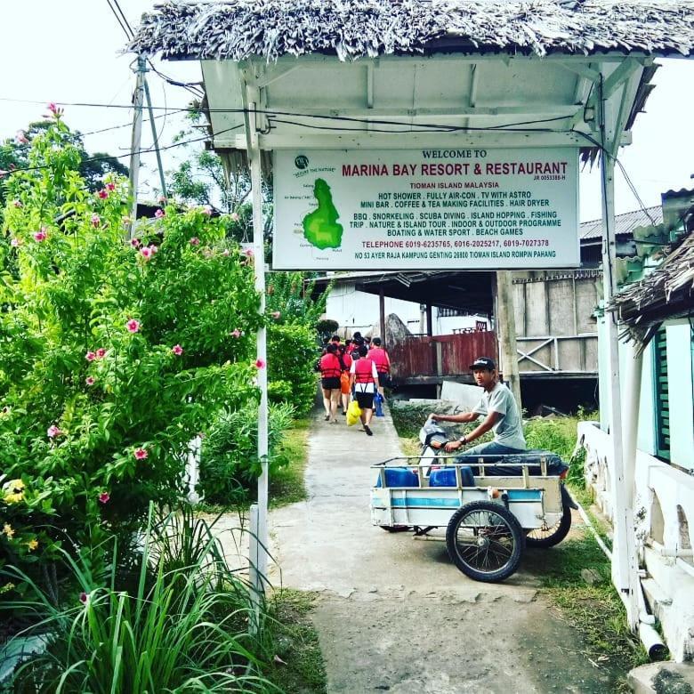 Marina Bay Resort & Restaurant Kampung Genting Екстериор снимка